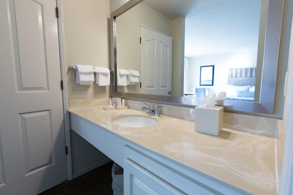 Cambria Landing Inn And Suites Exterior foto